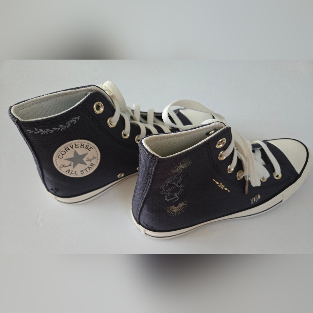 Converse Navy Blue Snake Symbols 7.5 Women's Never Worn